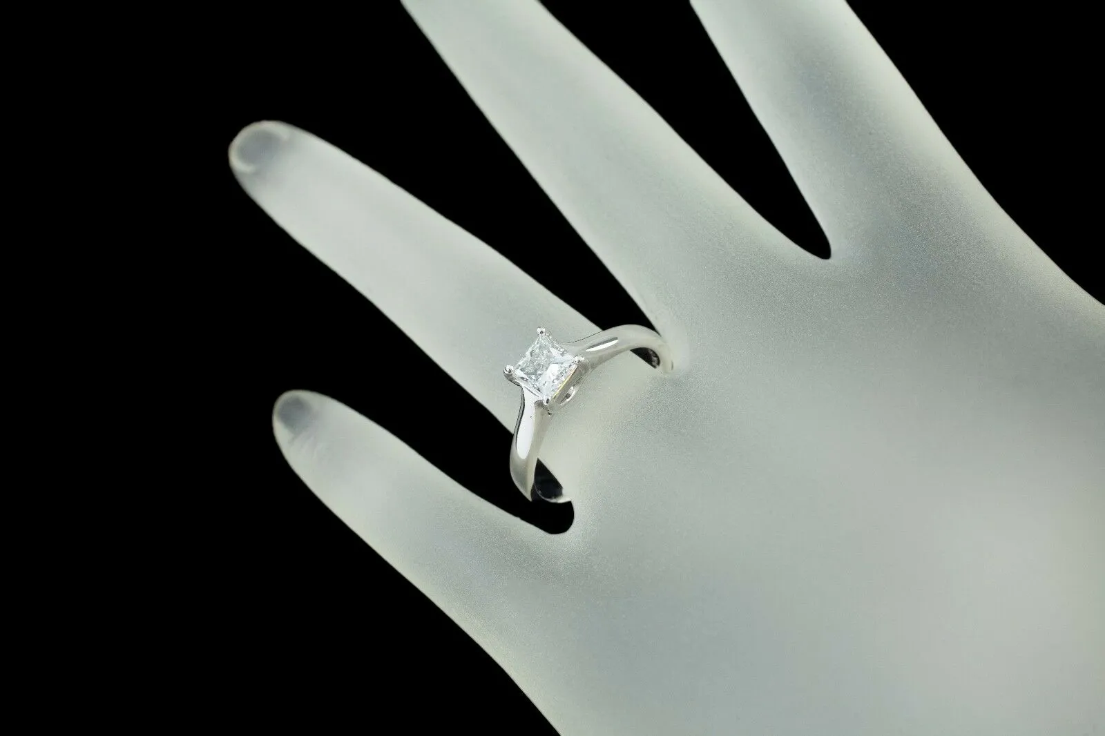 0.75 ct Princess-Cut Diamond Solitaire 14k White Gold Ring Size 7 w/ IGI Cert