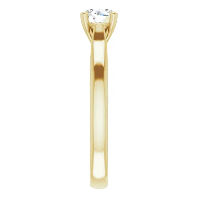 14KT Yellow Gold solitaire engagement ring for 5.2mm round