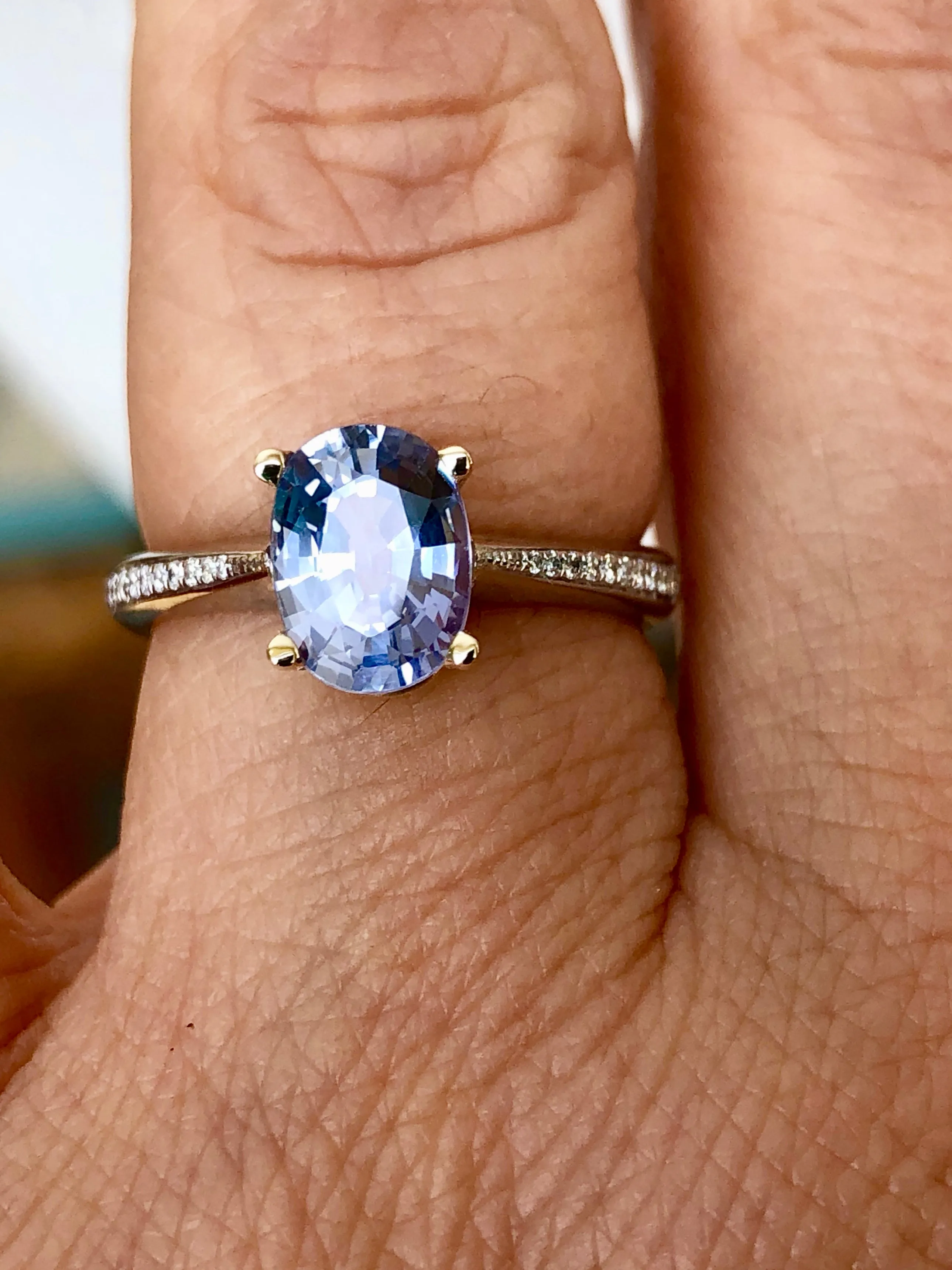 1.50 Carat Lilac Sapphire Solitaire Engagement Ring 18 Karat Gold