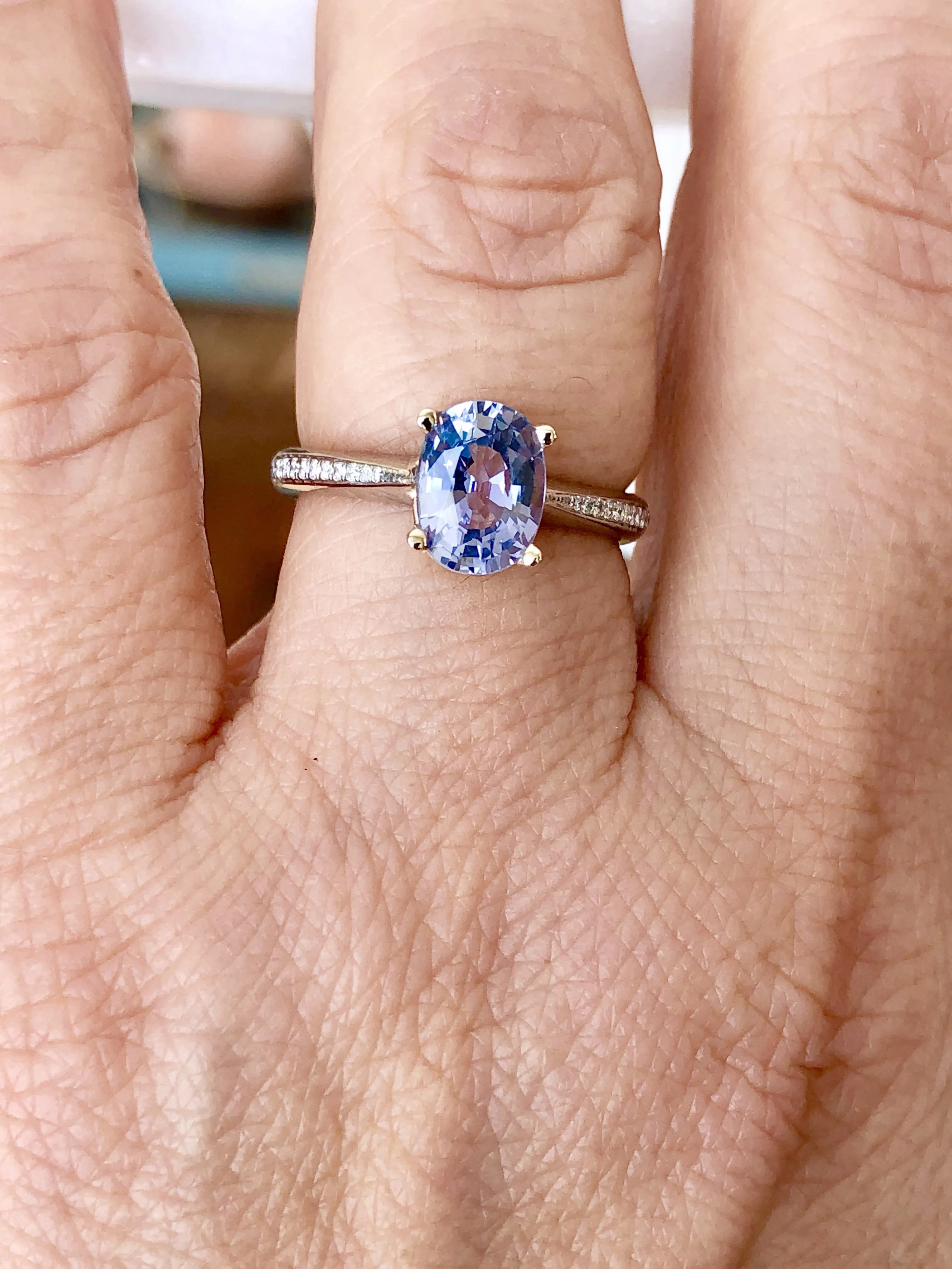 1.50 Carat Lilac Sapphire Solitaire Engagement Ring 18 Karat Gold