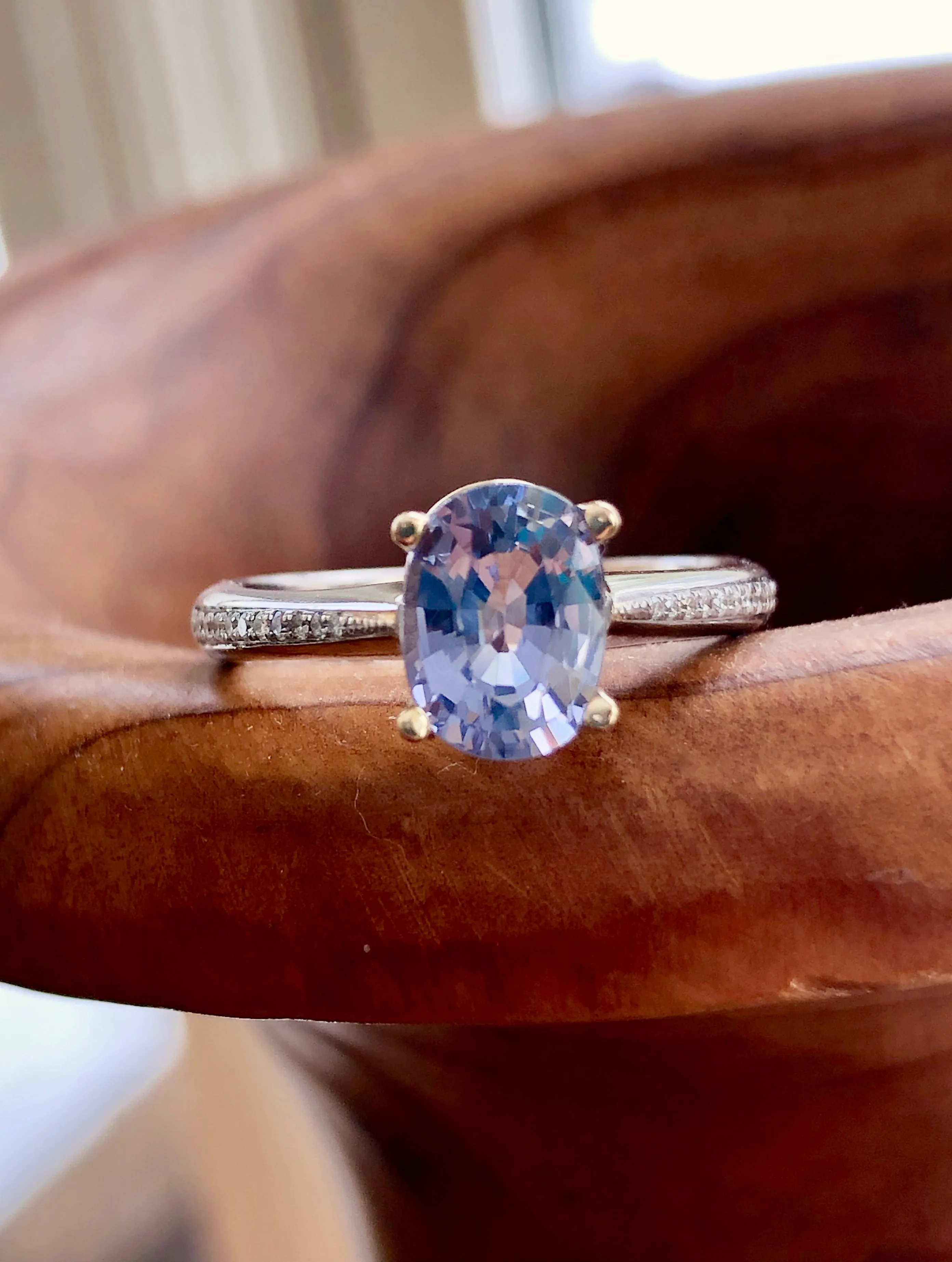 1.50 Carat Lilac Sapphire Solitaire Engagement Ring 18 Karat Gold