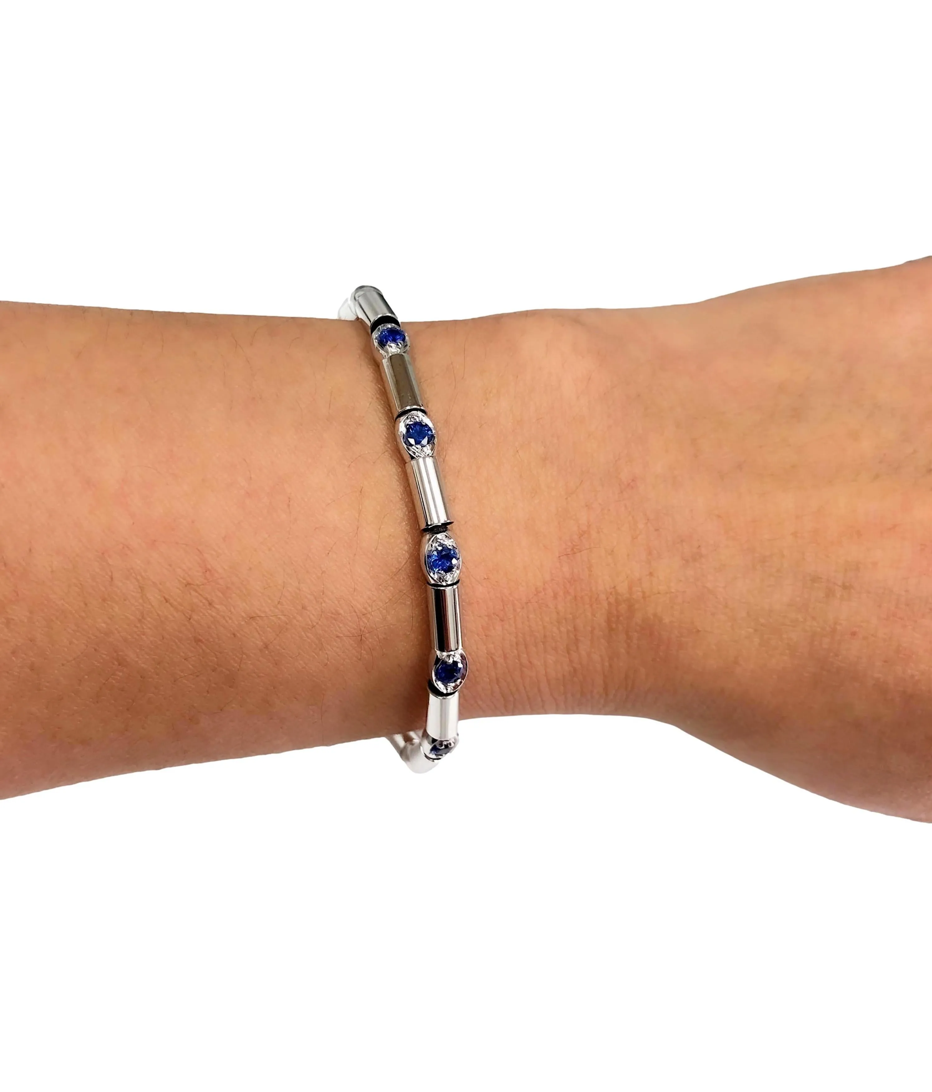 18K White Gold 5 Stone .50ct Sapphire Bangle Bracelet