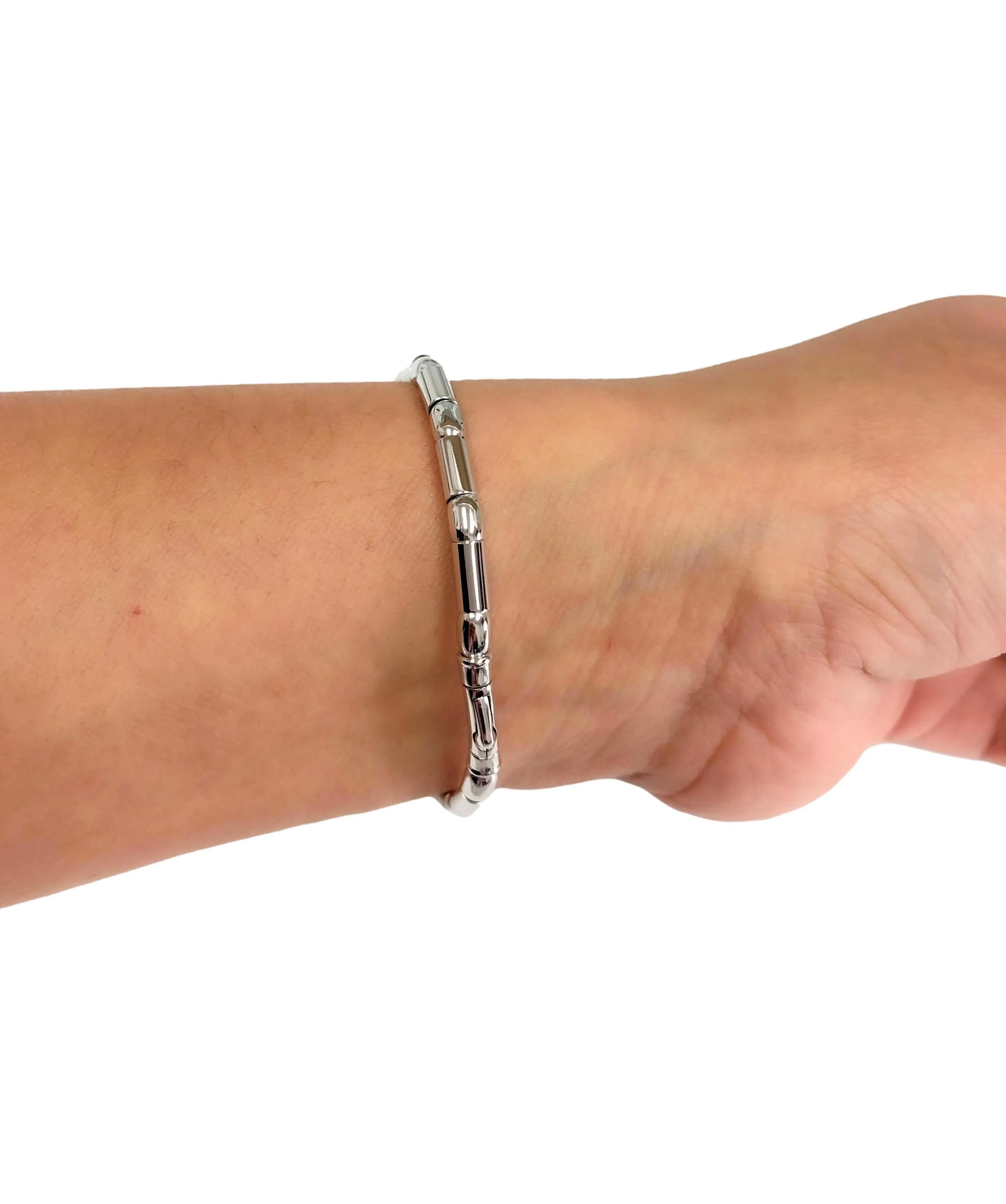 18K White Gold 5 Stone .50ct Sapphire Bangle Bracelet