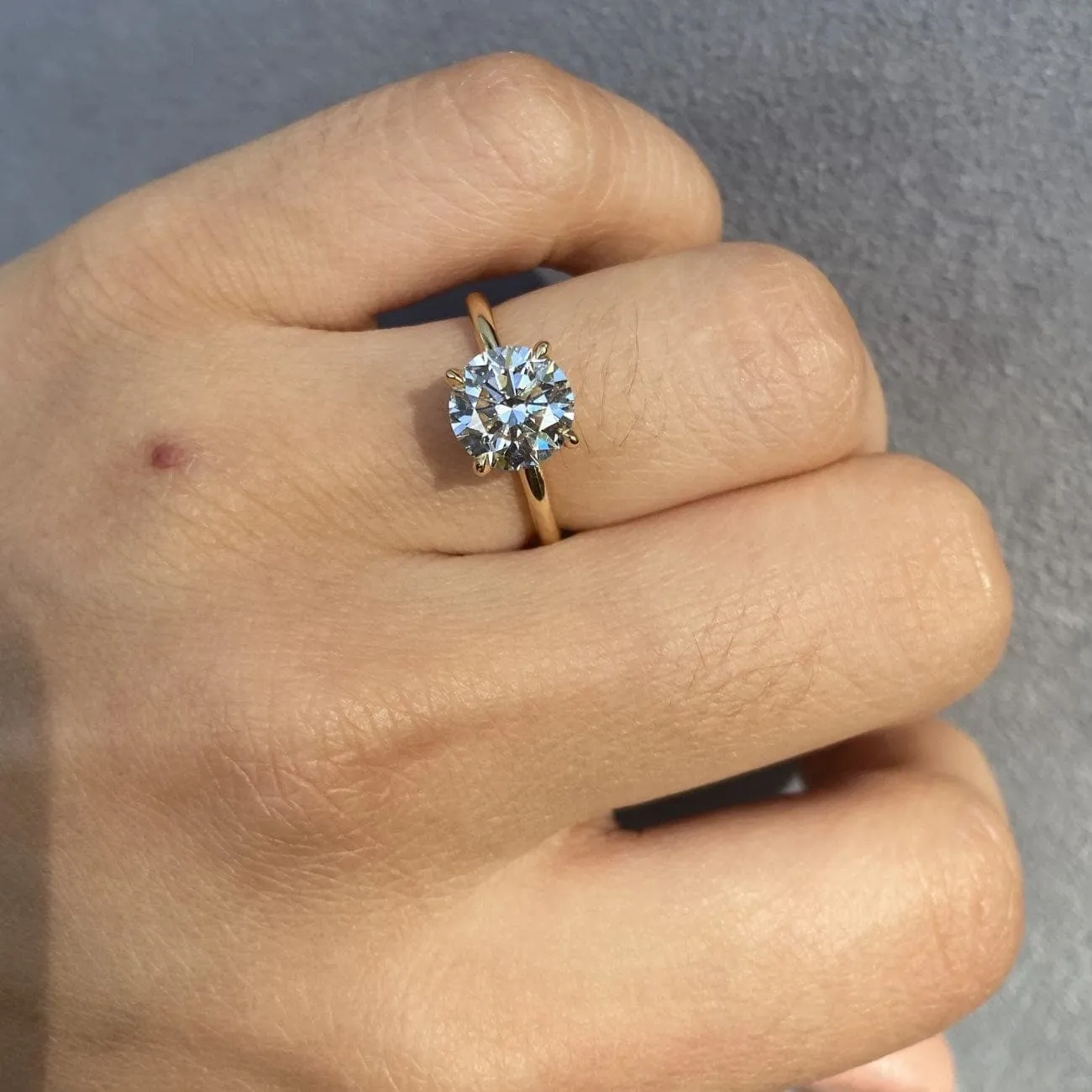 2.04Ct Round Cut Engagement Ring