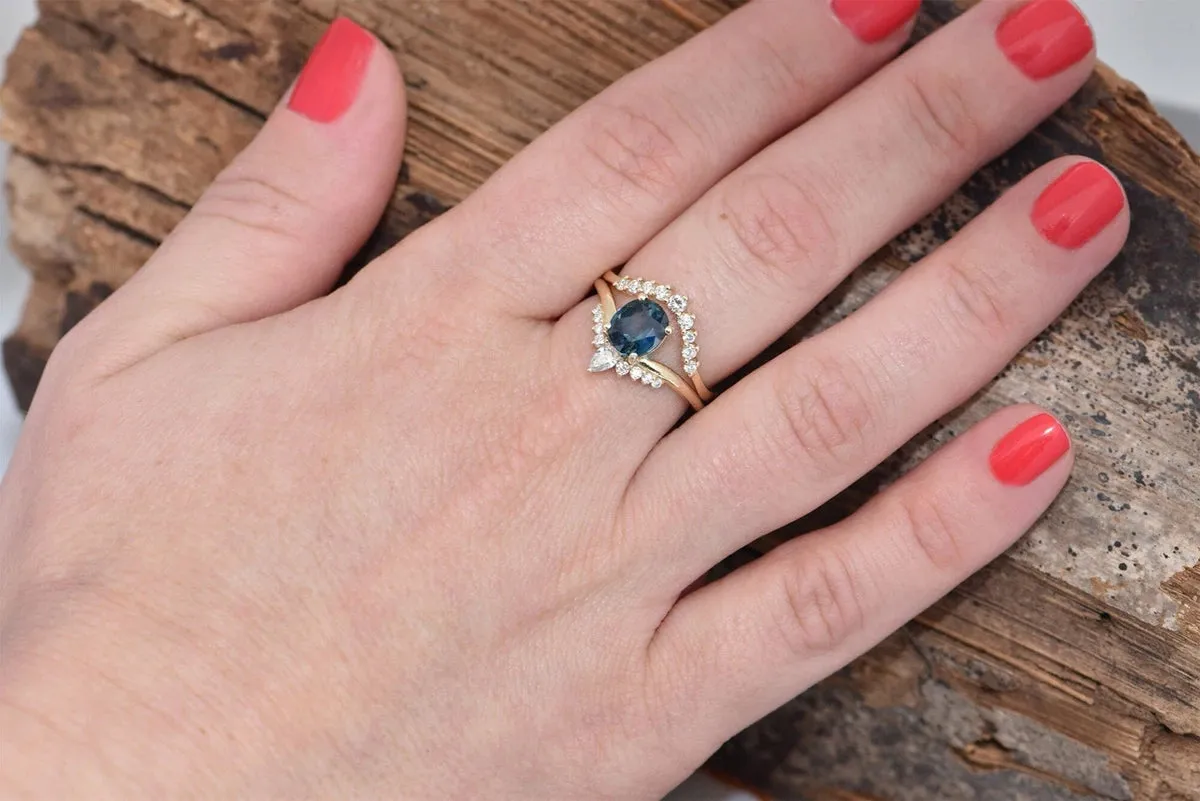 Alternative engagement ring set with Blue Green Sapphire and diamonds