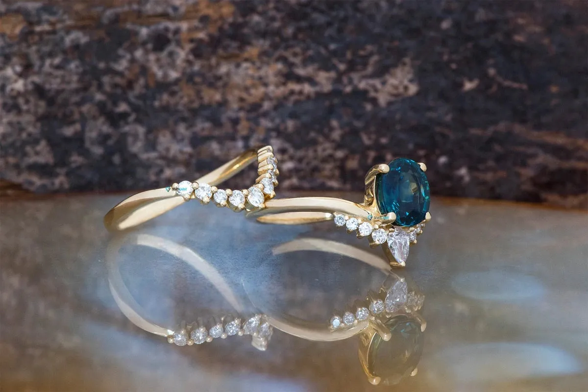 Alternative engagement ring set with Blue Green Sapphire and diamonds