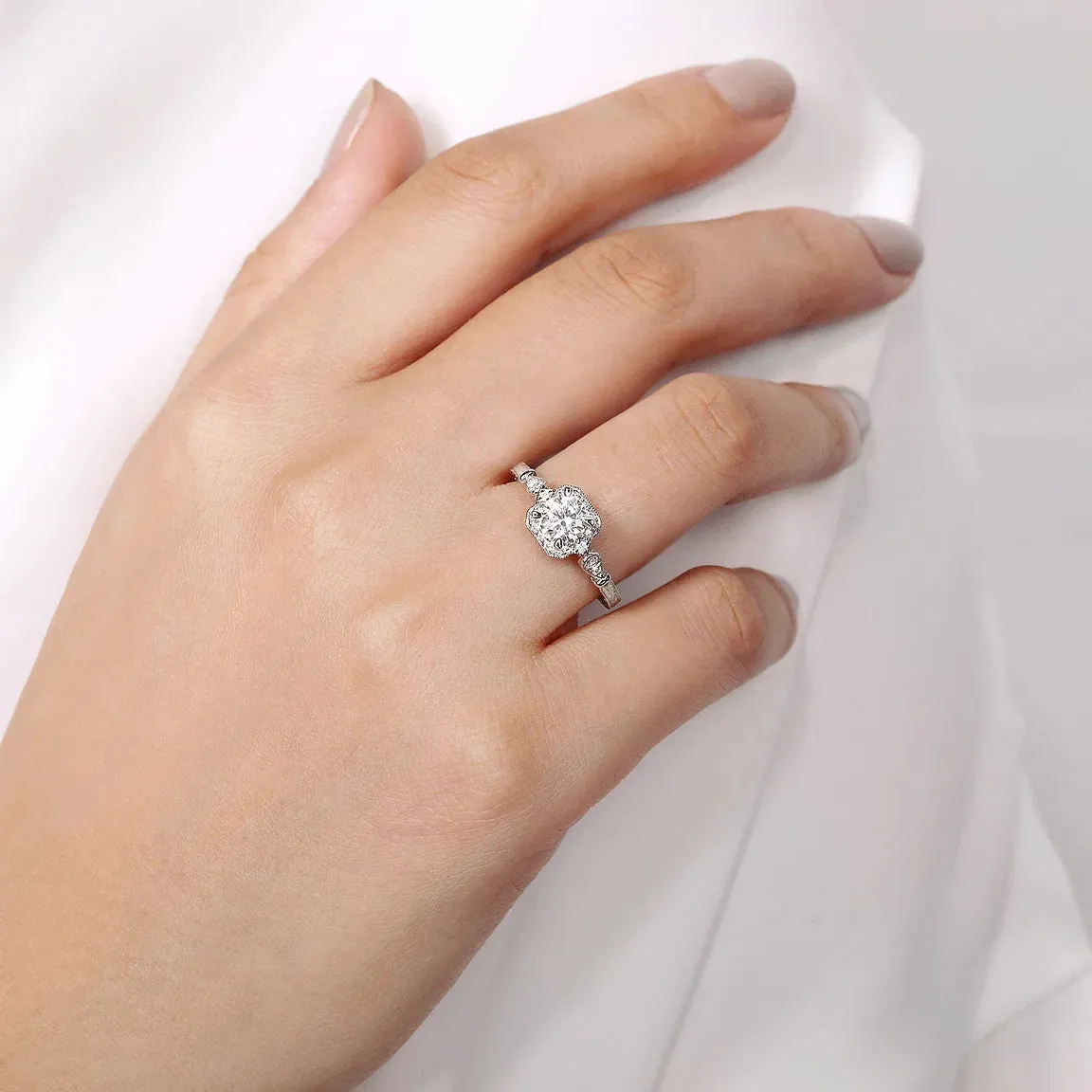 Art Deco Inspired Round Halo Diamond Engagement Ring Mounting