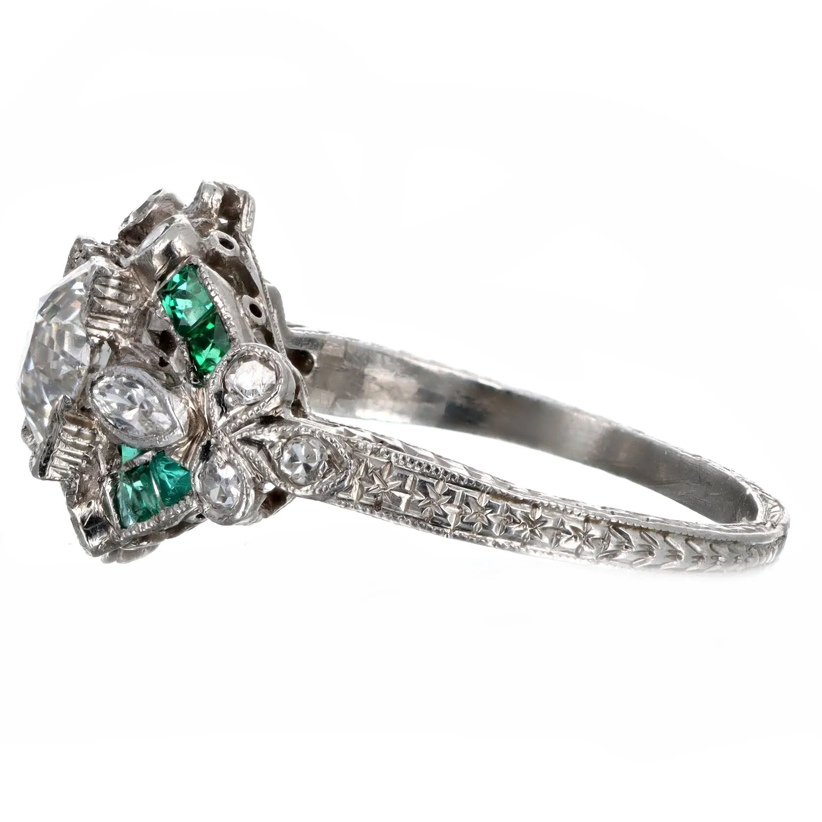Art Deco Platinum 0.90 Carat Old European Cut Diamond & Natural Emerald Engagement Ring