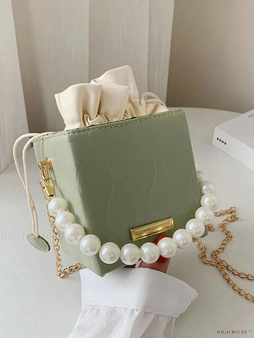 BagForLove - Feminine Fashion Box with Adjustable Casing