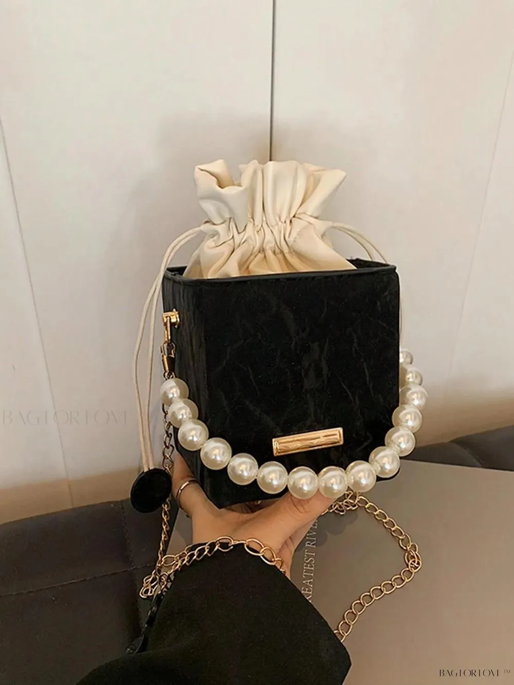 BagForLove - Feminine Fashion Box with Adjustable Casing