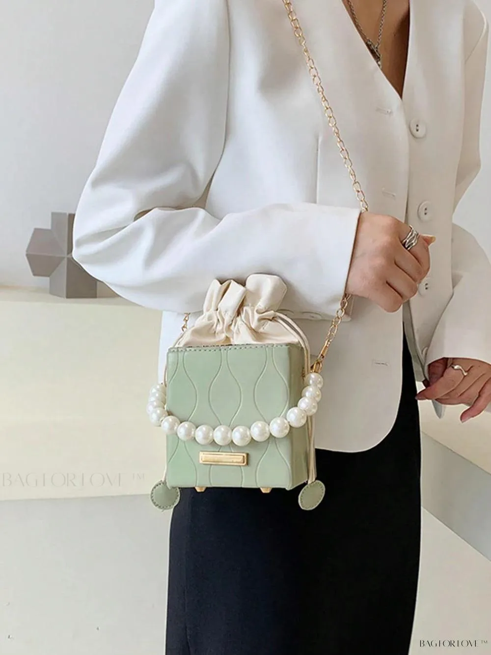 BagForLove - Feminine Fashion Box with Adjustable Casing