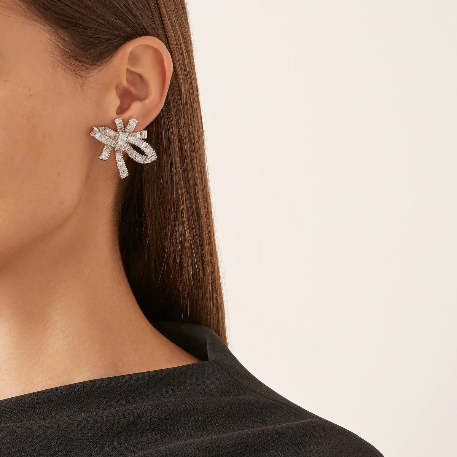BAGUETTE BOW CLUSTER EARRINGS - RHODIUM