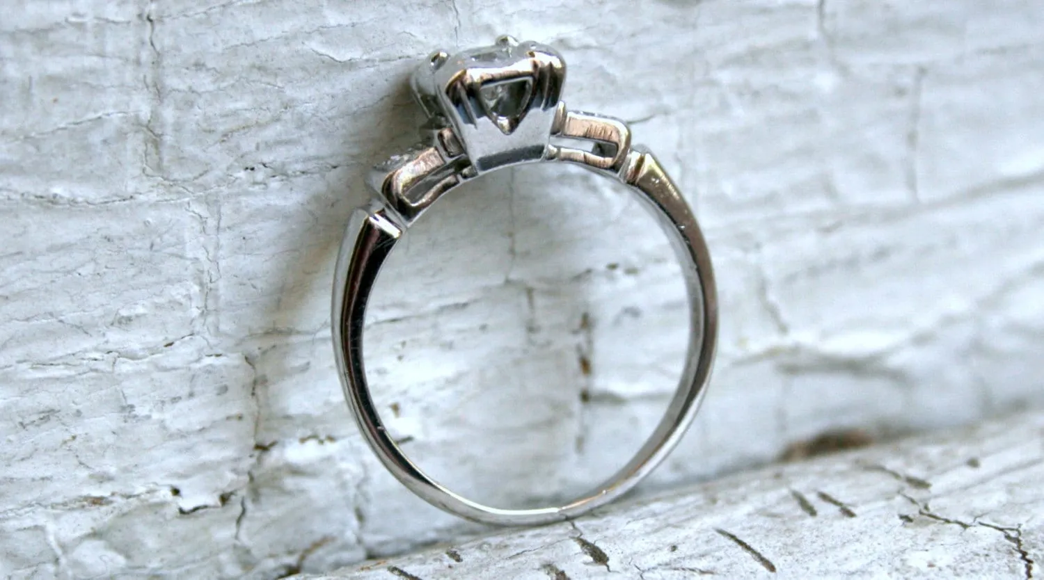 Beautiful Art Deco Platinum Three Stone Diamond Engagement Ring - 0.39ct