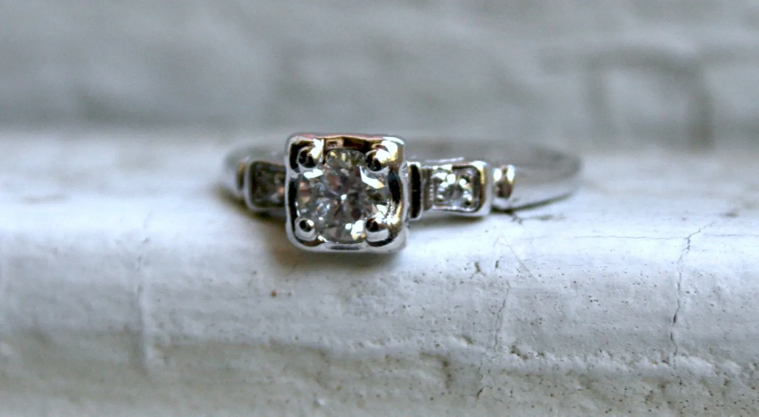 Beautiful Art Deco Platinum Three Stone Diamond Engagement Ring - 0.39ct