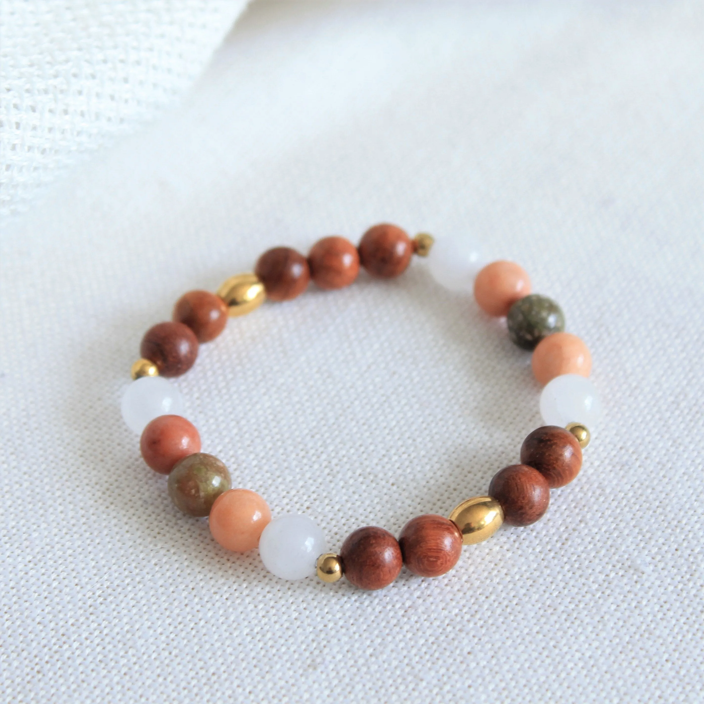 Bracelet élastique pour femmes en pierres naturelles 8mm aventurine, unakite et quartz, billes de bois de rose et acier inoxydable doré