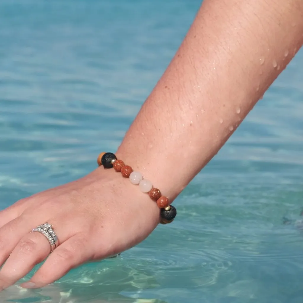 Bracelet élastique pour femmes en pierres semi précieuses de 8mm : quartz et goldstone, pierre de lave, bille de bois de cèdre et inox