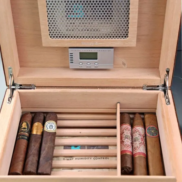 Brizard & Co. The "Airflow" Cigar Humidor - Antique Saddle Leather (30/40 Count)