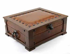 Brizard and CO. The "Chesterfield" Humidor - 60/70 Count
