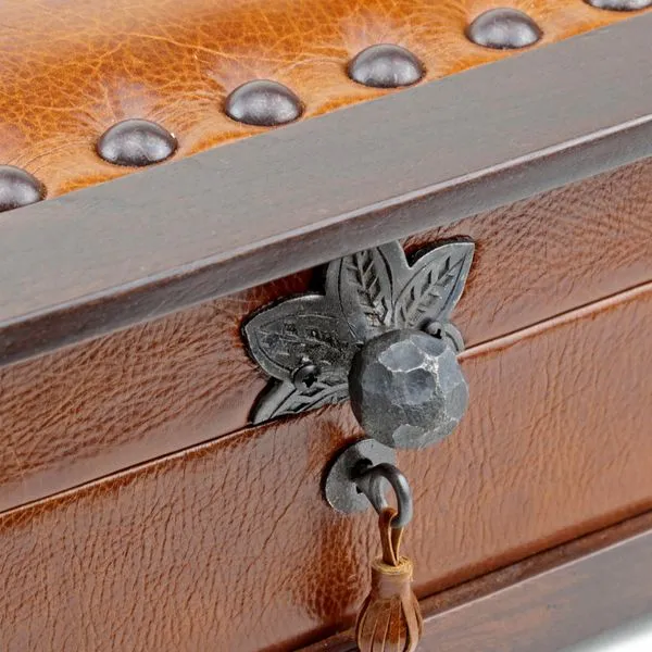 Brizard and CO. The "Chesterfield" Humidor - 60/70 Count