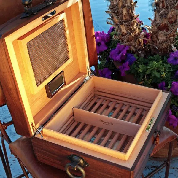 Brizard and co. The "Hacienda" Humidor - 60/70 Count