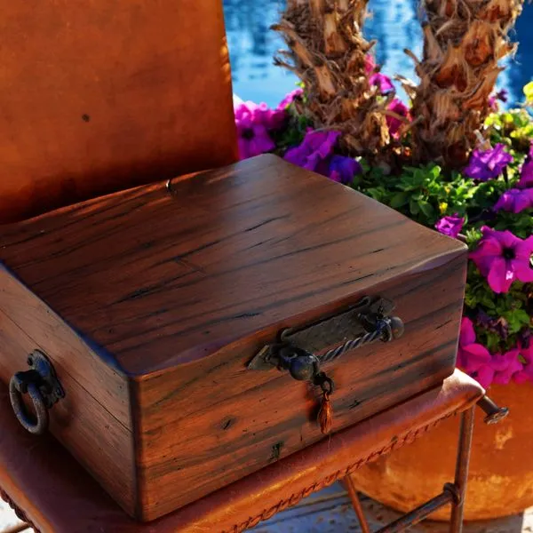 Brizard and co. The "Hacienda" Humidor - 60/70 Count