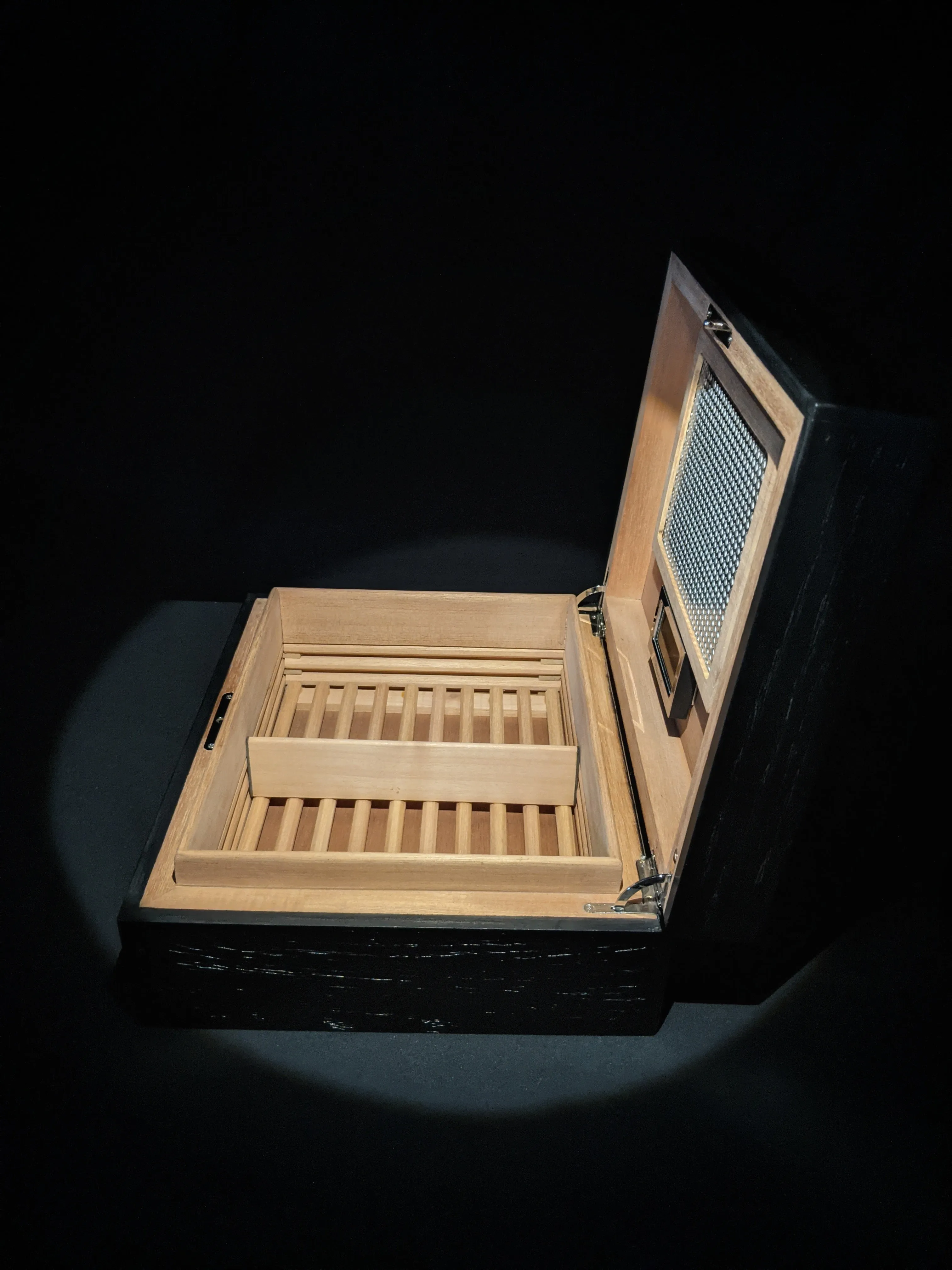 Brizard and Co. The "Royal Oak Collection" Humidor - Black Oak (60 / 70 Count)
