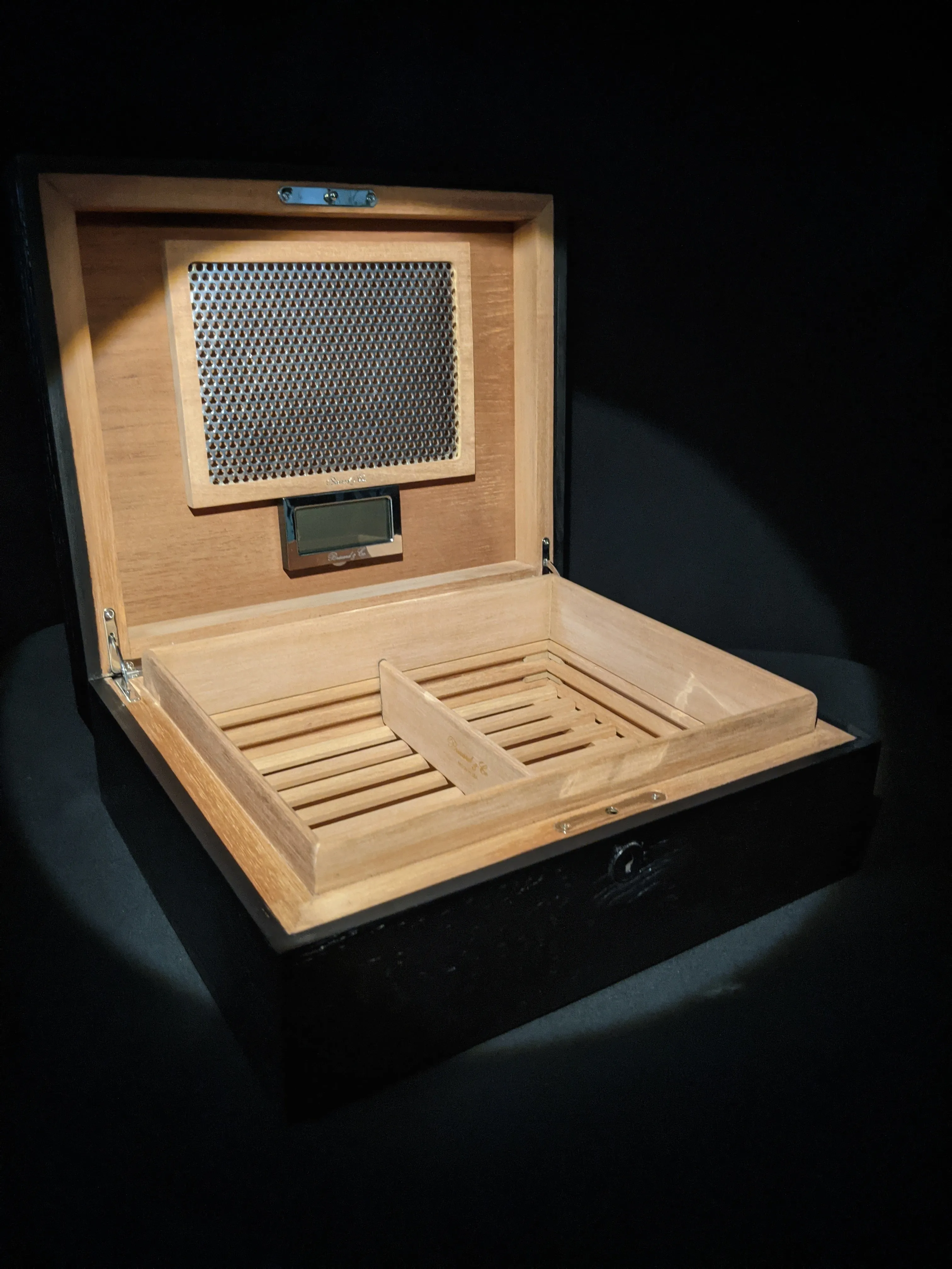 Brizard and Co. The "Royal Oak Collection" Humidor - Black Oak (60 / 70 Count)