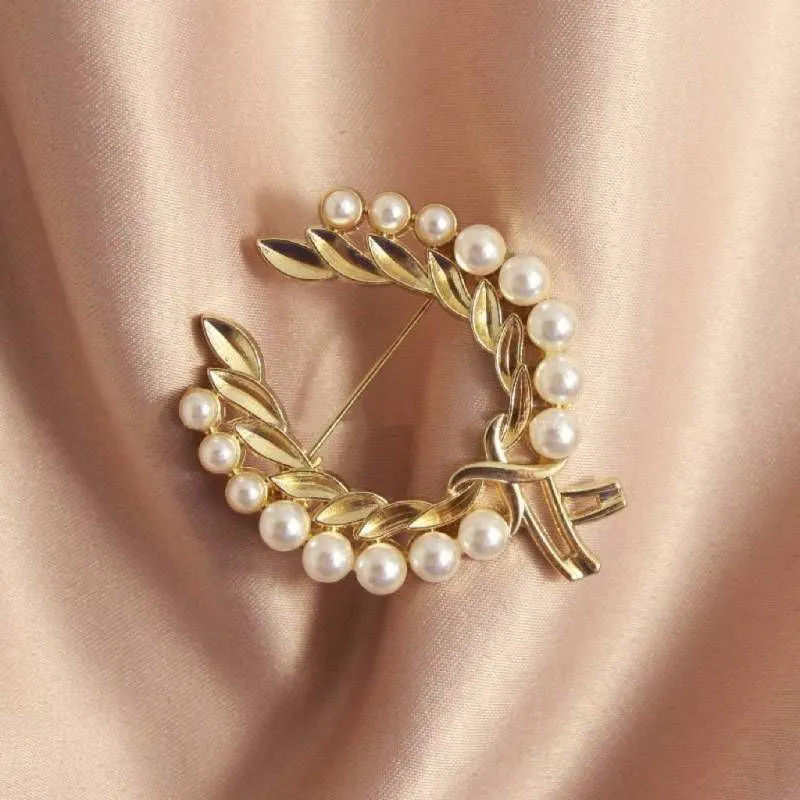 Brooches Collection 003-4 (25 63-85) - Thai Dress Brooches and Jewellry
