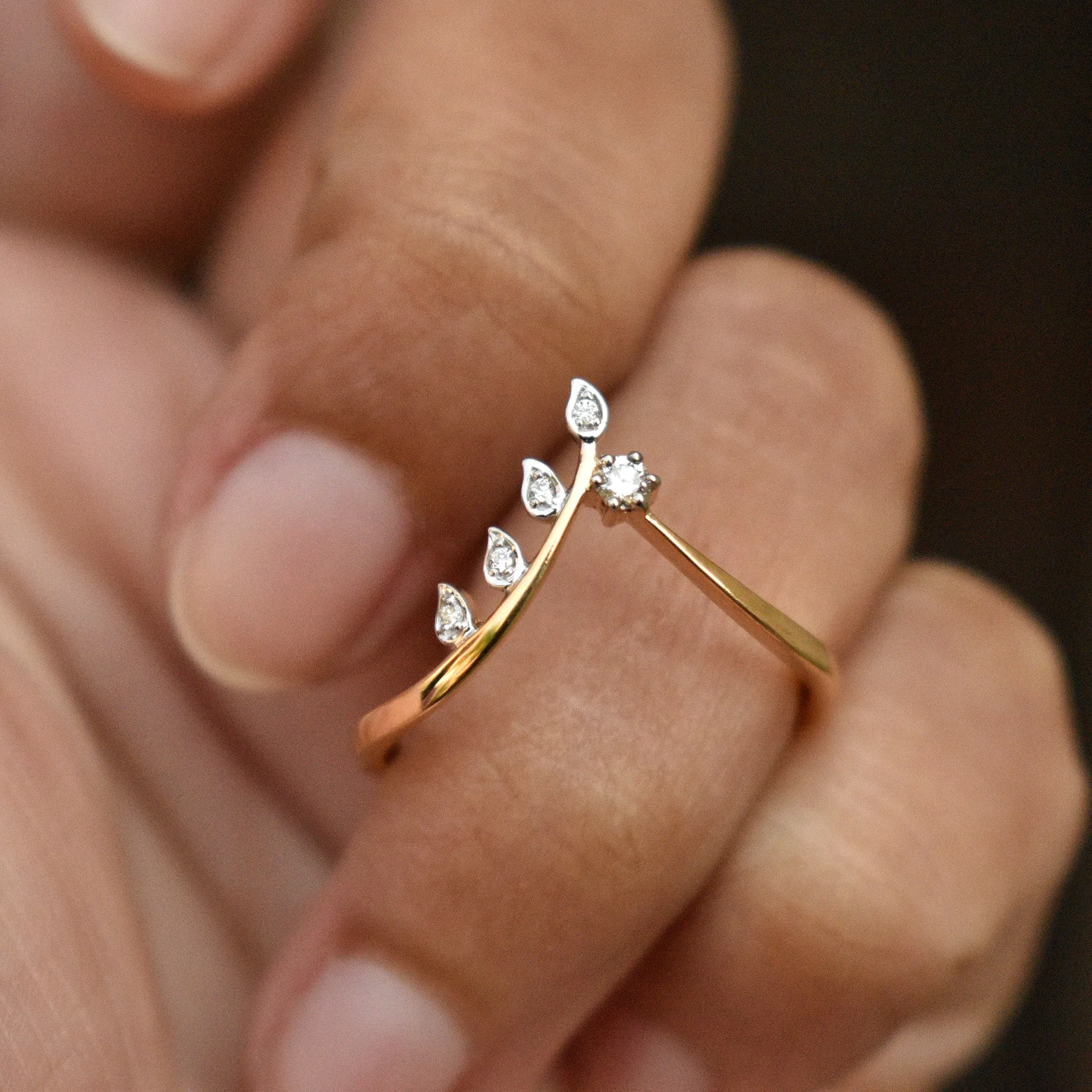 Chevron Leaf Deep V Wedding Band