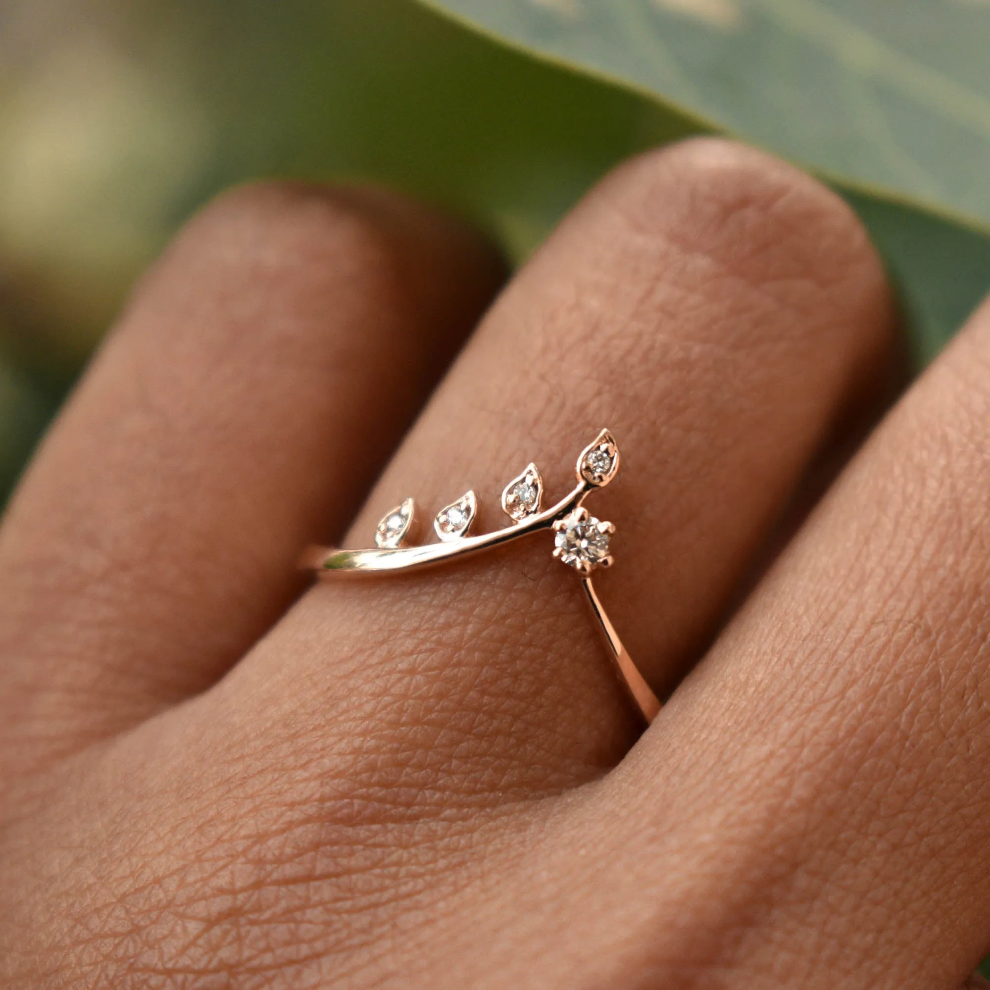 Chevron Leaf Deep V Wedding Band