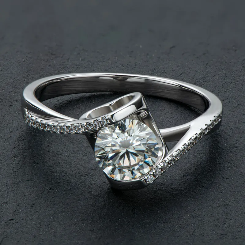 Classic Round Cut Moissanite Diamond Angle Solitaire Ring