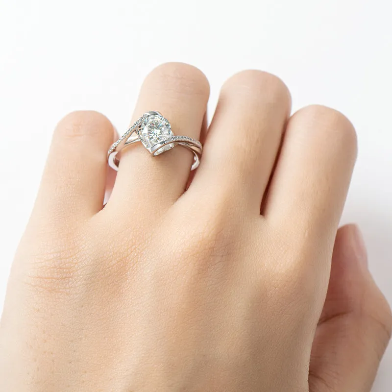 Classic Round Cut Moissanite Diamond Angle Solitaire Ring