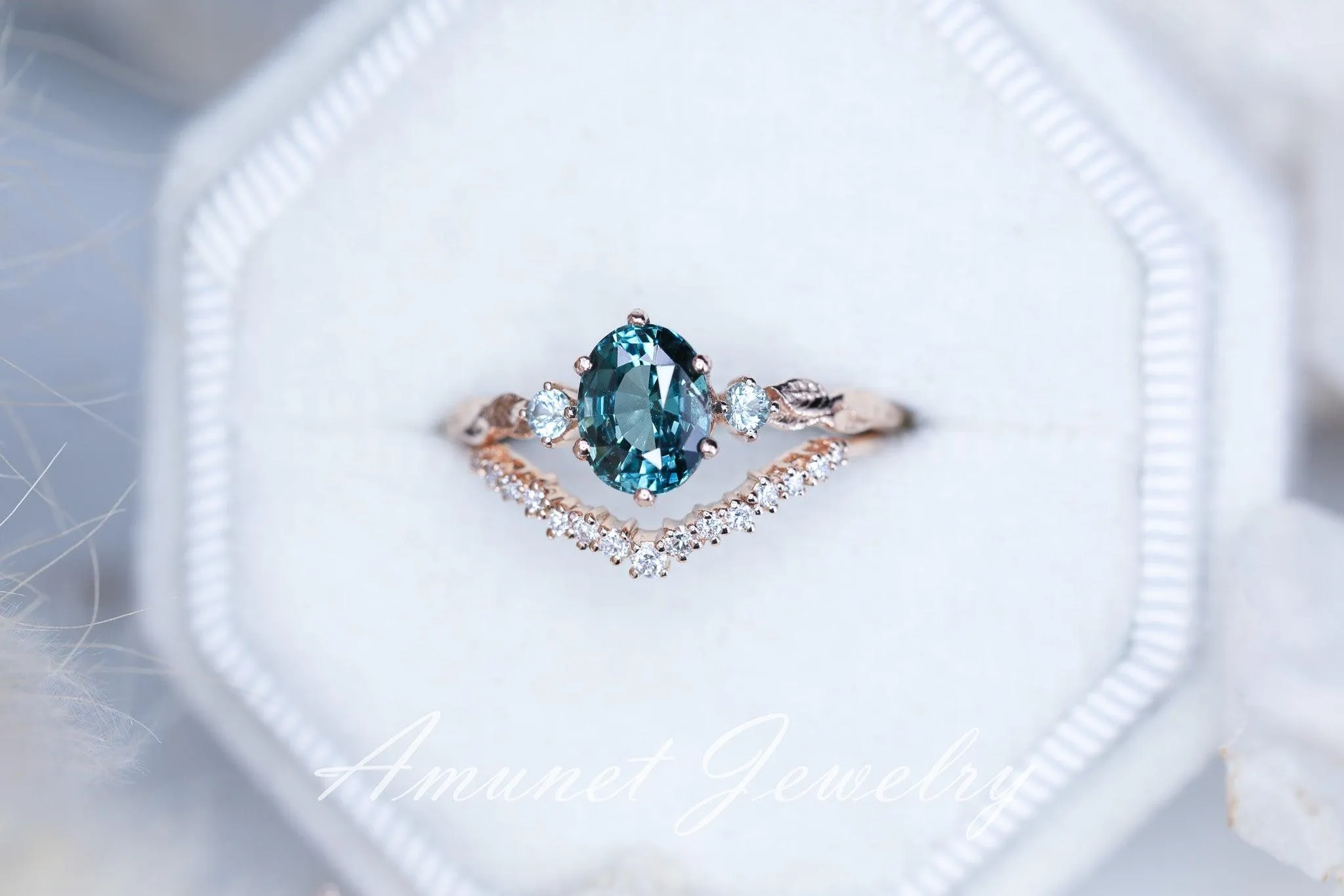 Elegant curved wedding band – A beautifully crafted and unique engagement and wedding ring