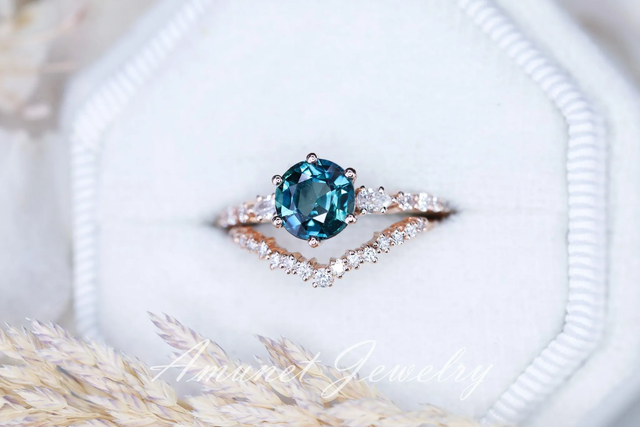 Elegant curved wedding band – A beautifully crafted and unique engagement and wedding ring