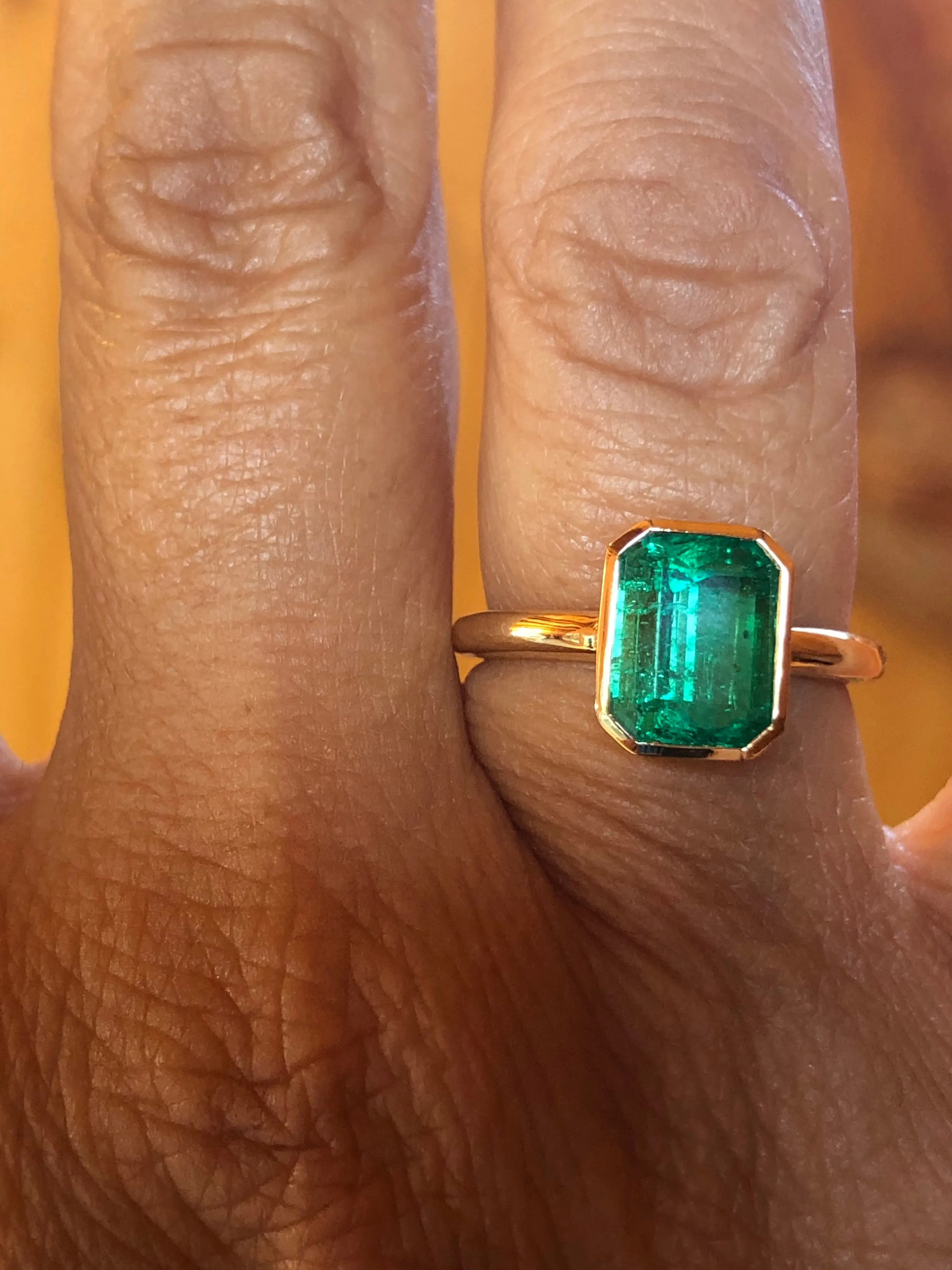 Emeralds Maravellous Solitaire Natural Colombian Emerald 18K Engagement Ring