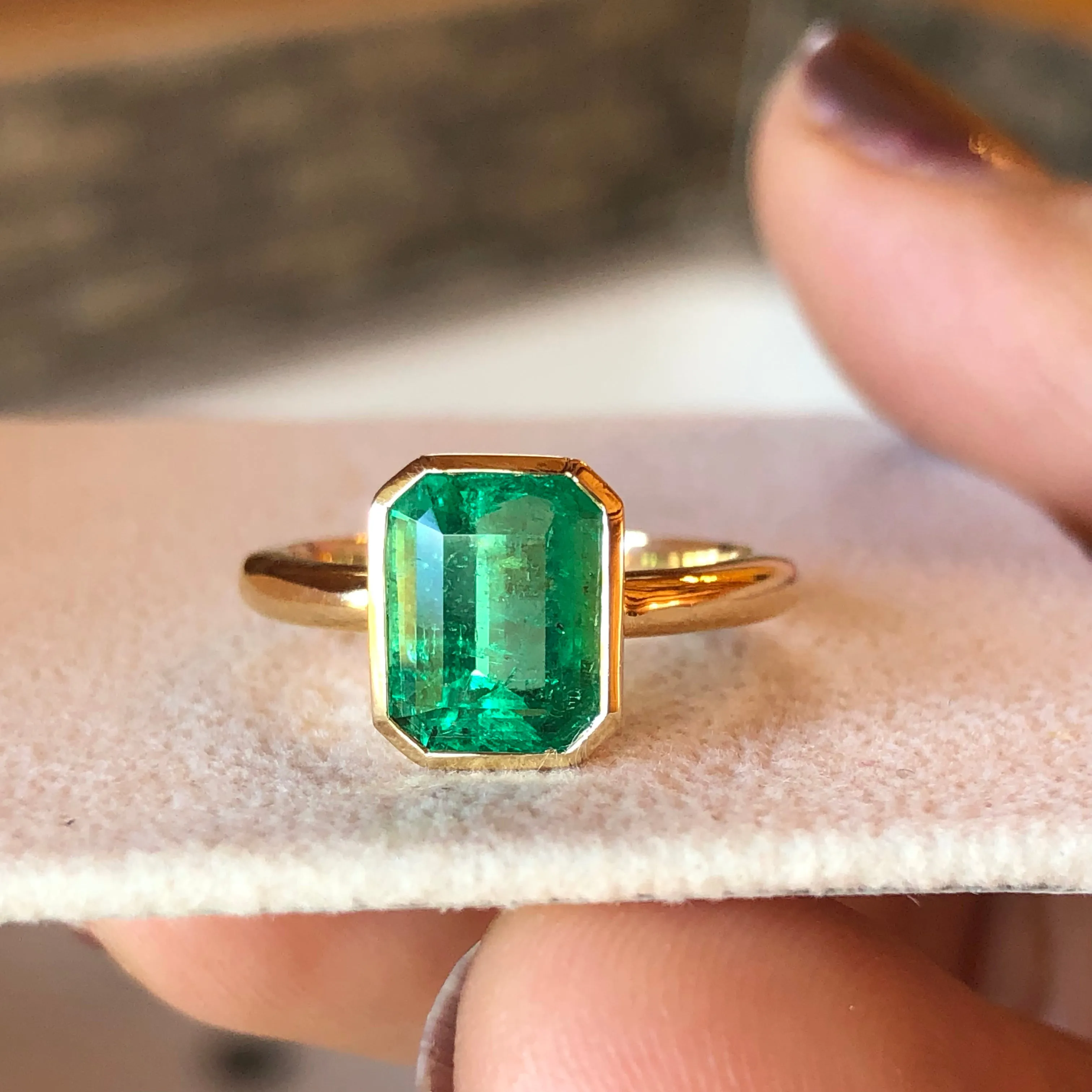 Emeralds Maravellous Solitaire Natural Colombian Emerald 18K Engagement Ring