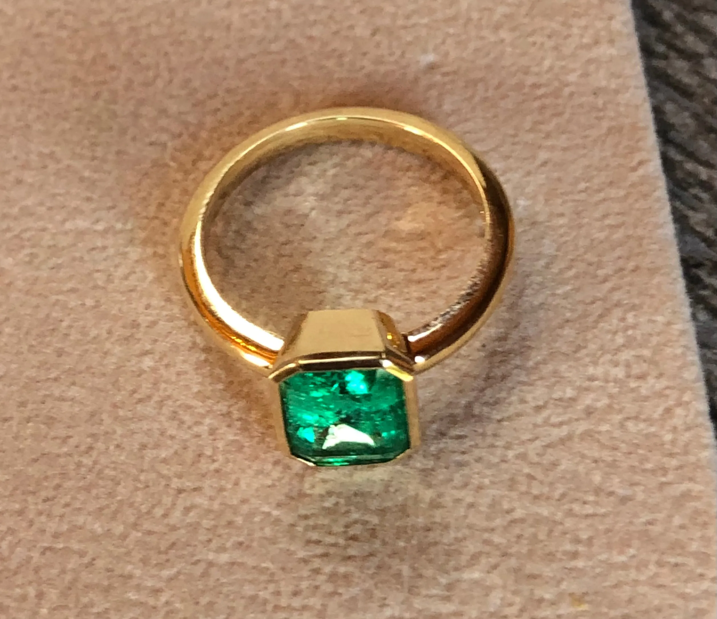 Emeralds Maravellous Solitaire Natural Colombian Emerald 18K Engagement Ring