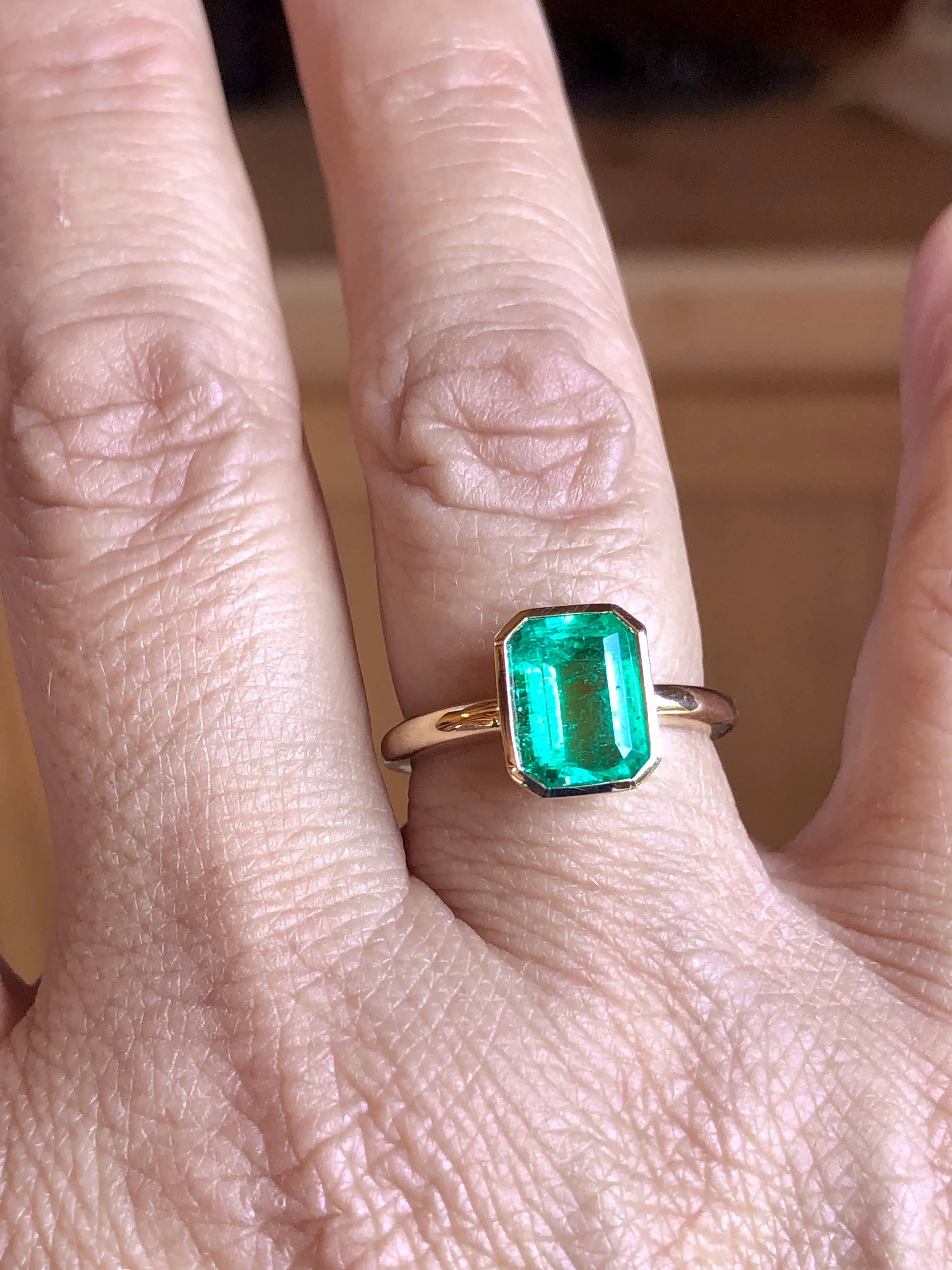 Emeralds Maravellous Solitaire Natural Colombian Emerald 18K Engagement Ring