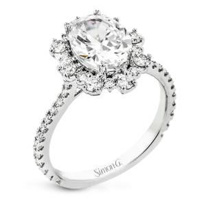 Engagement Ring in 18k Gold with Diamonds