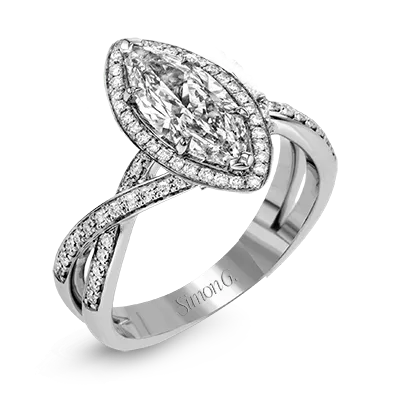 Engagement Ring in 18k Gold with Diamonds