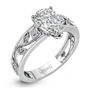 Engagement Ring in 18k Gold with Diamonds