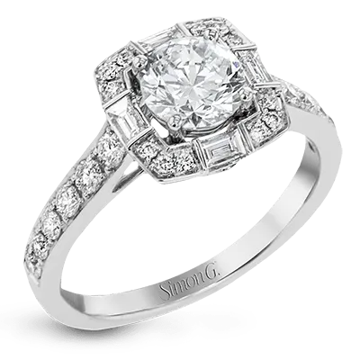 Engagement Ring in 18k Gold with Diamonds