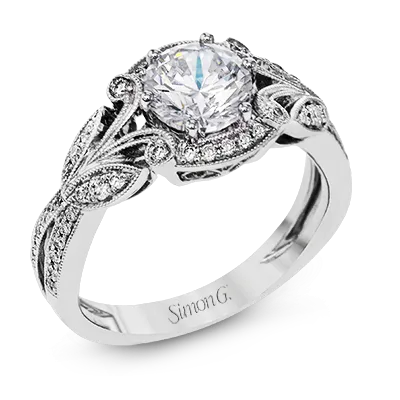 Engagement Ring in 18k Gold with Diamonds