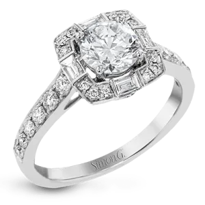 Engagement Ring in 18k Gold with Diamonds