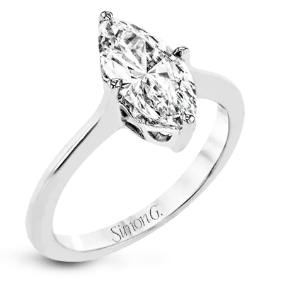 Engagement Ring in 18k Gold