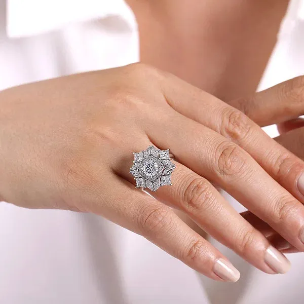 Fancy Halo Round Diamond Engagement Ring Mounting