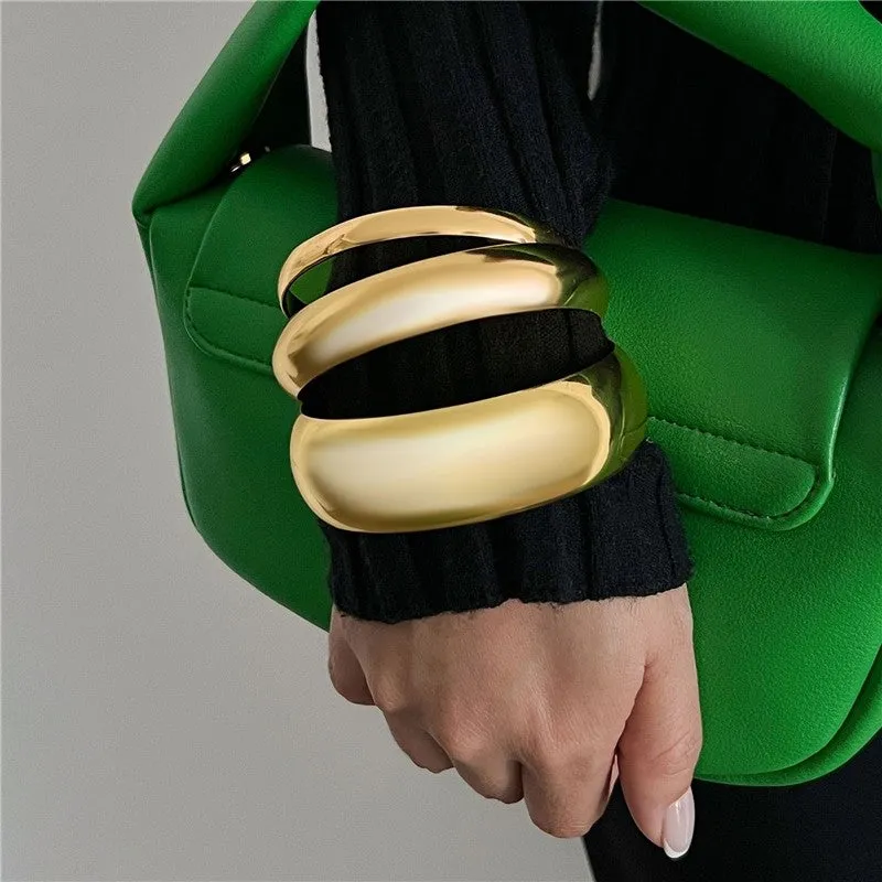 Fashionable Metal Bracelet Set