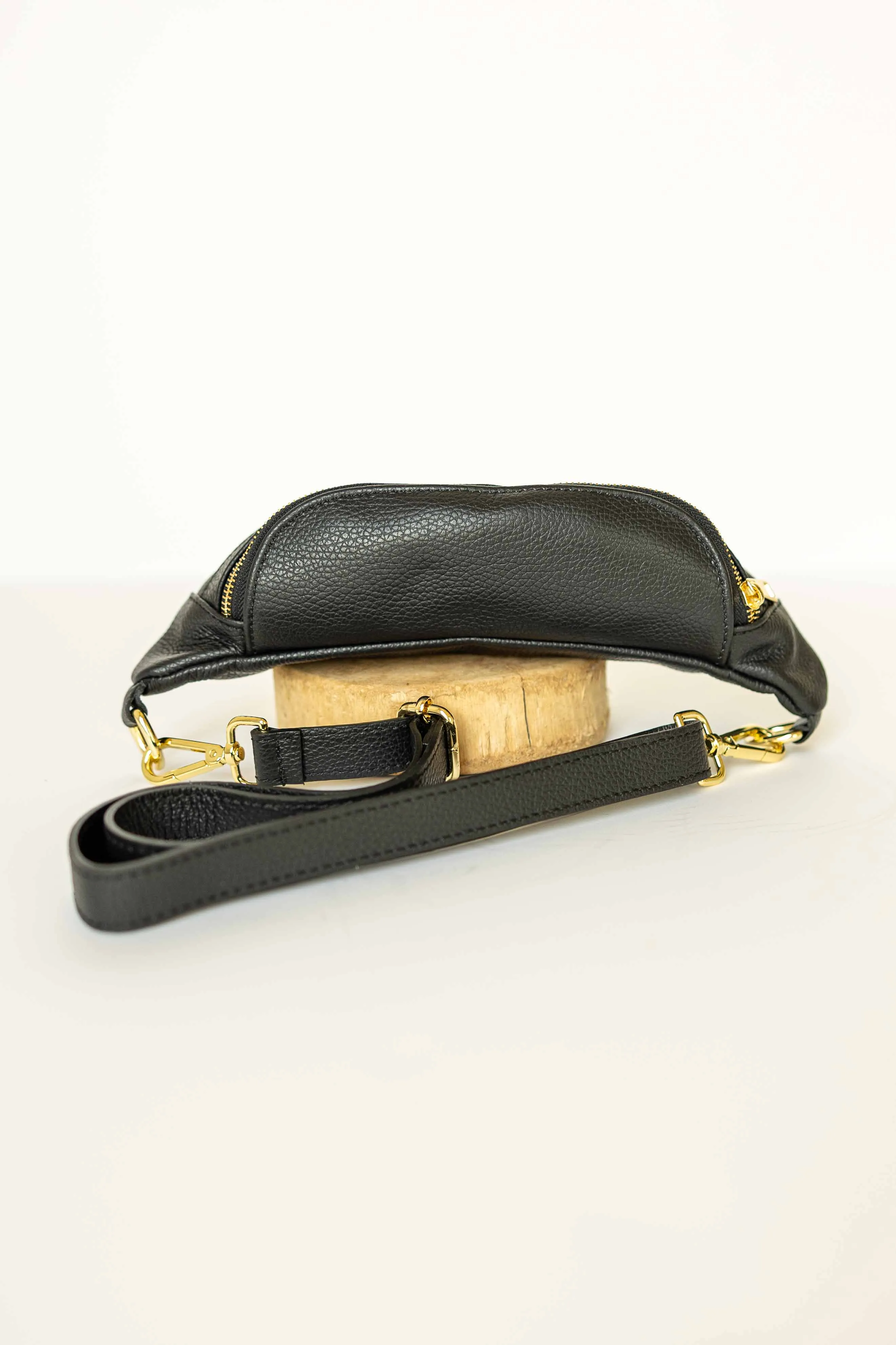 [GERMAN FUENTES] LEATHER FANNY PACK-BLACK