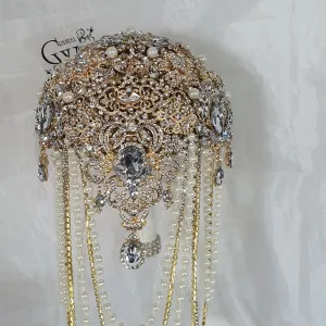 Gold Brooch bouquet, Jewel crystal wedding bouquet. Crystal Bridal Brooch Bouquet, cascade Jewel bouquet by Crystal wedding uk