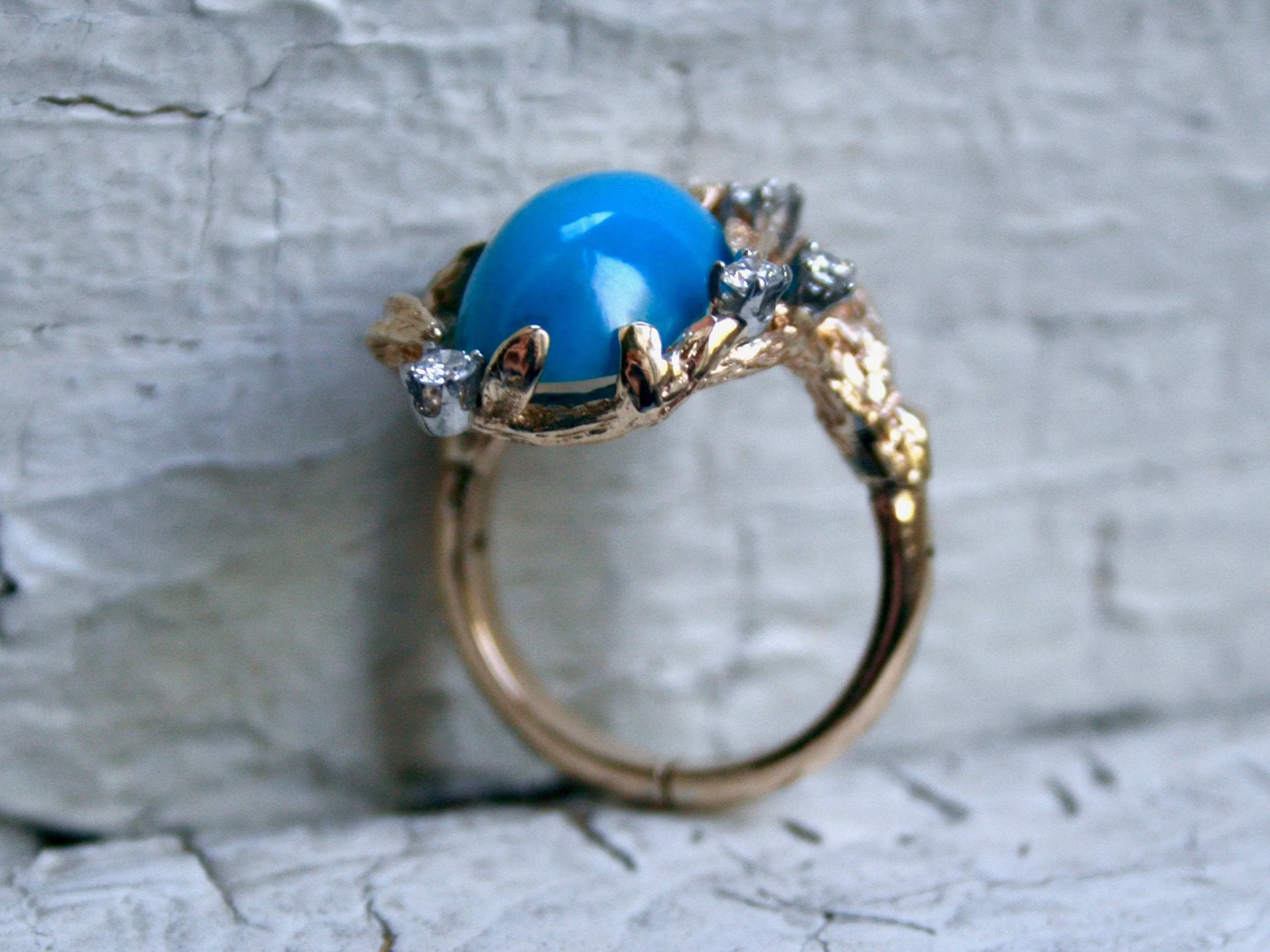 Gorgeous Antique 14K Yellow Gold Diamond and Turquoise Ring.